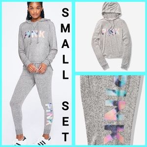 NWT VS PINK SOFT AND COZY SET